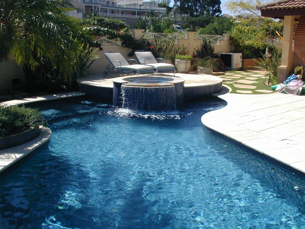 Spa Hidroterápico Integrado a Piscina Master